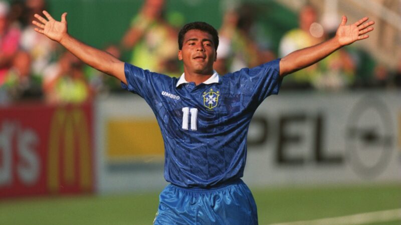 Romário estimula geração atual contra jejum de 24 anos: “Uso bem a pressão, dá um tesão do c…”