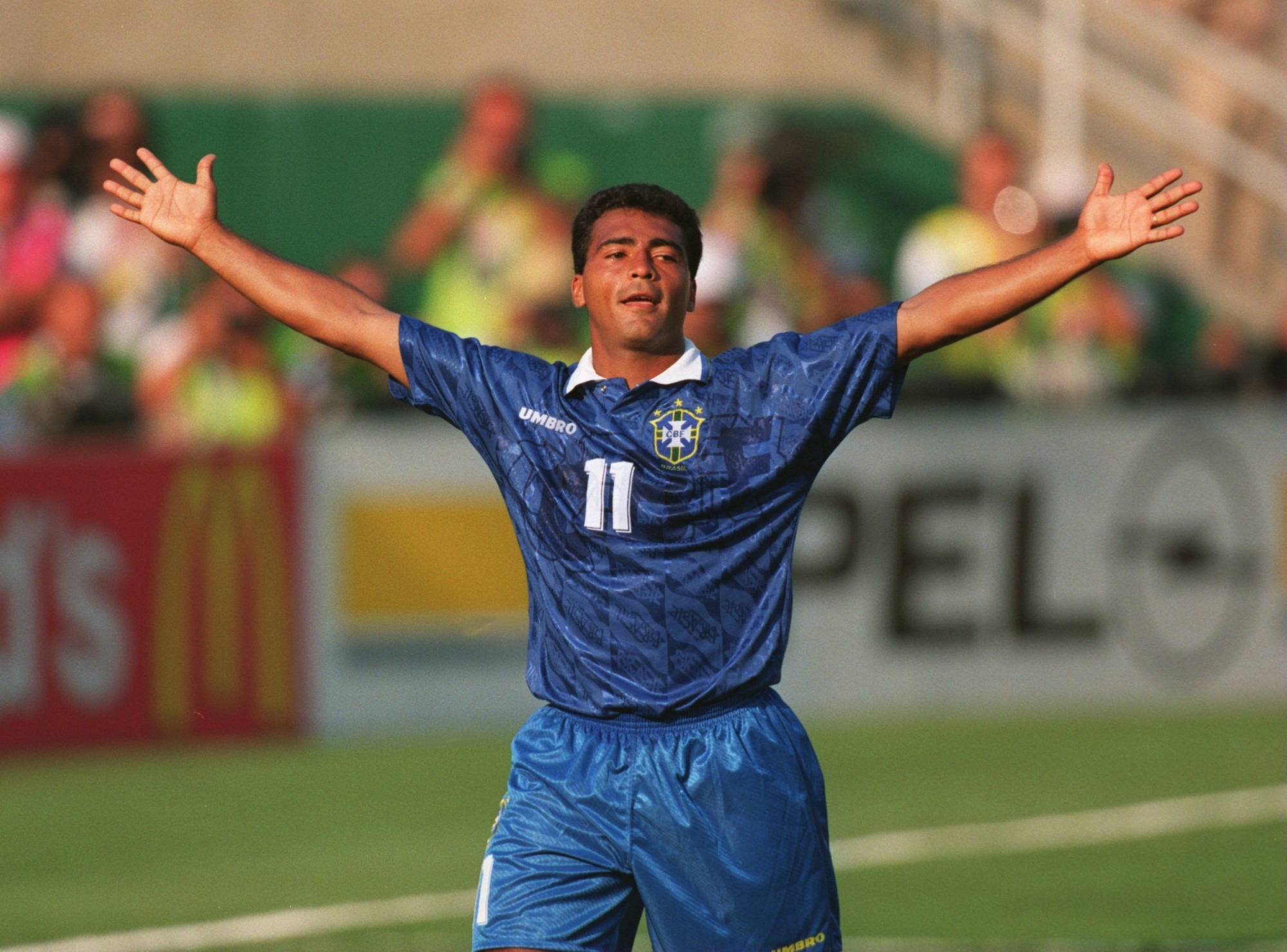 Romário estimula geração atual contra jejum de 24 anos: “Uso bem a pressão, dá um tesão do c…”