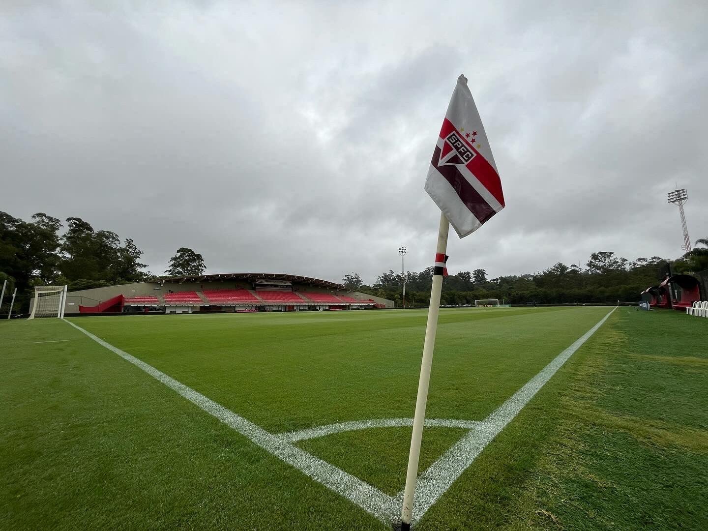 São Paulo demite profissionais de captação e inicia reformulação na base