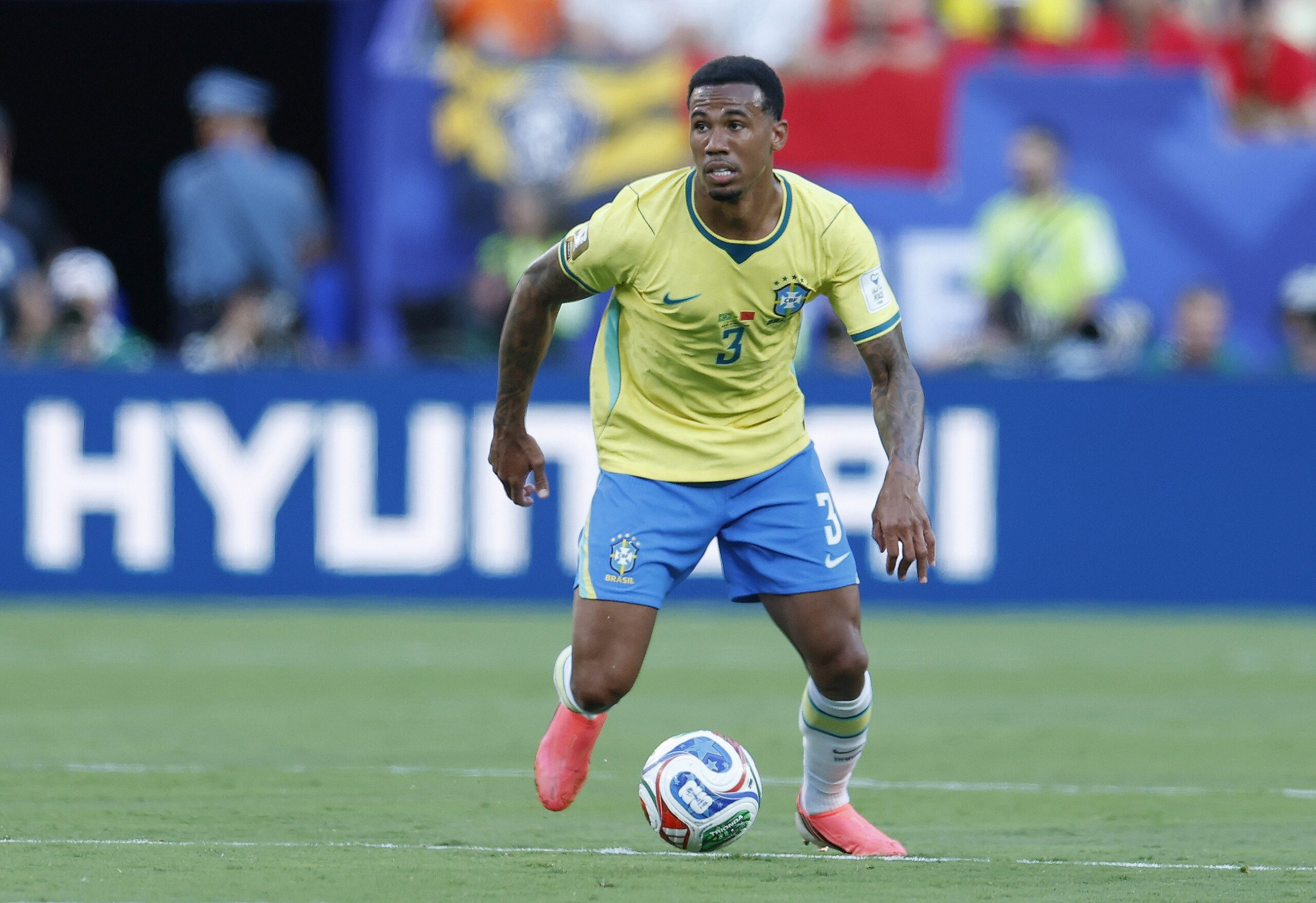Gabriel Magalhães diz que quer trazer bola parada do Arsenal para a Seleção: “Tento passar o que fazemos lá”