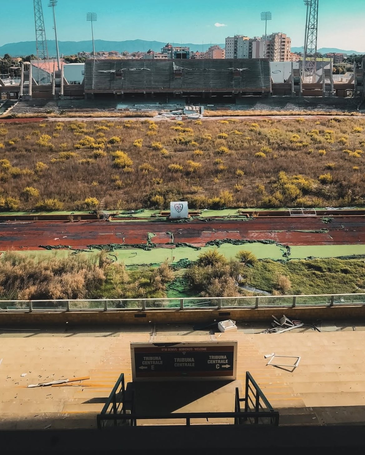 Veja os estádios de Copas do Mundo que sofrem com pouca utilização e abandono