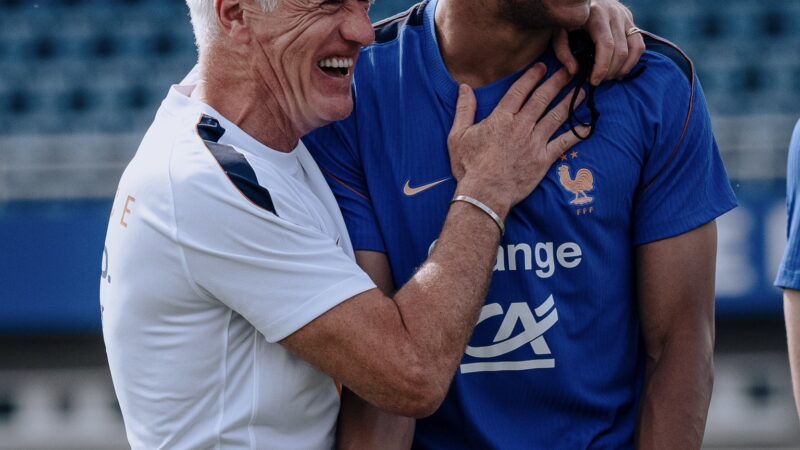 Deschamps diz que Mbappé tem direito de expressar opiniões políticas: “É um cidadão”