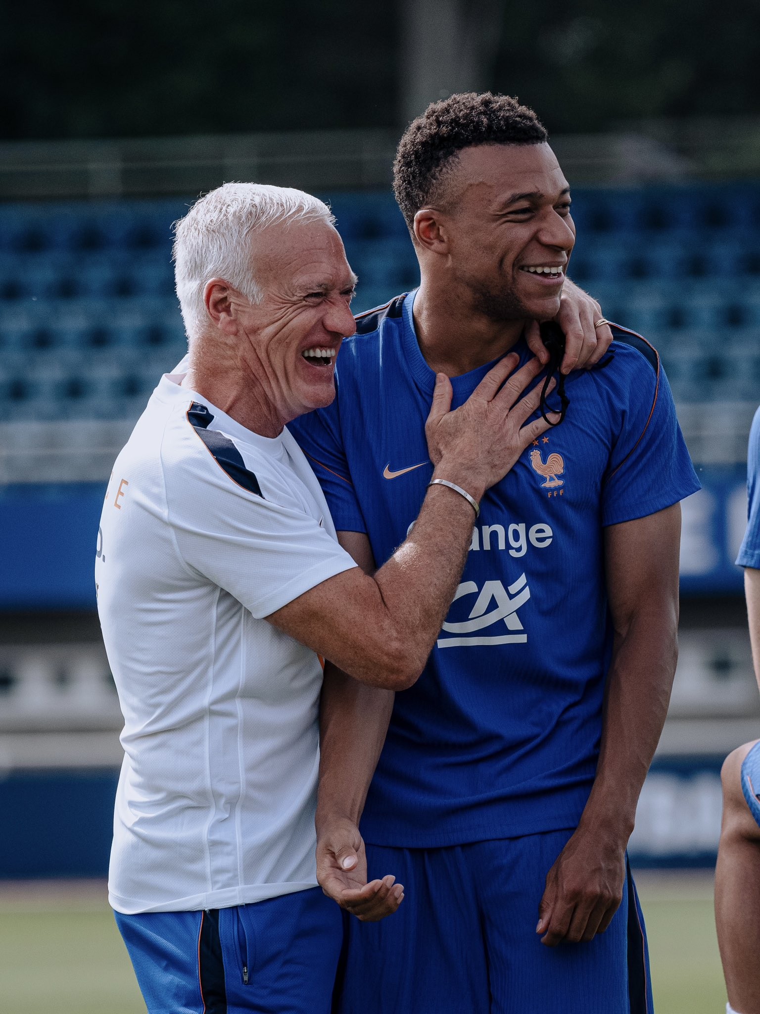 Deschamps diz que Mbappé tem direito de expressar opiniões políticas: “É um cidadão”