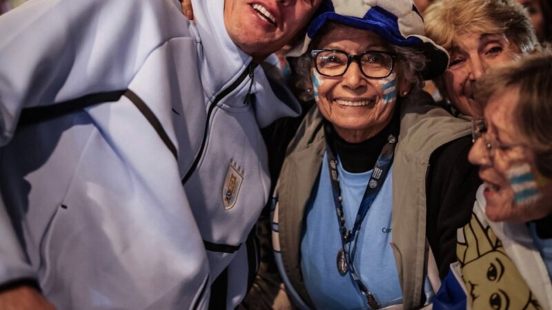 Rumo ao México! Com festa, Uruguai embarca para a disputa da Copa do Mundo