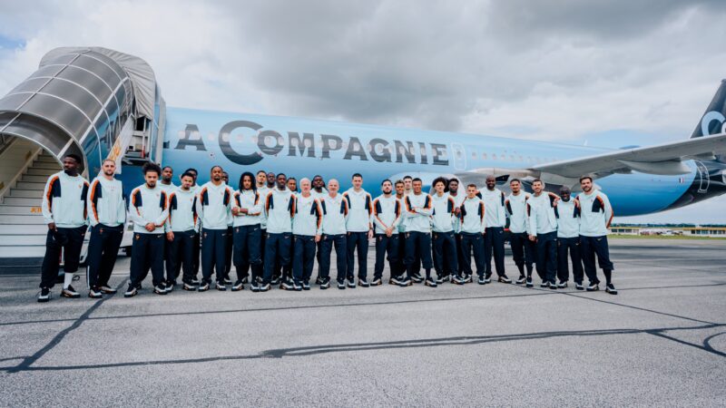 Seleção da França chega aos Estados Unidos para a estreia na Copa do Mundo