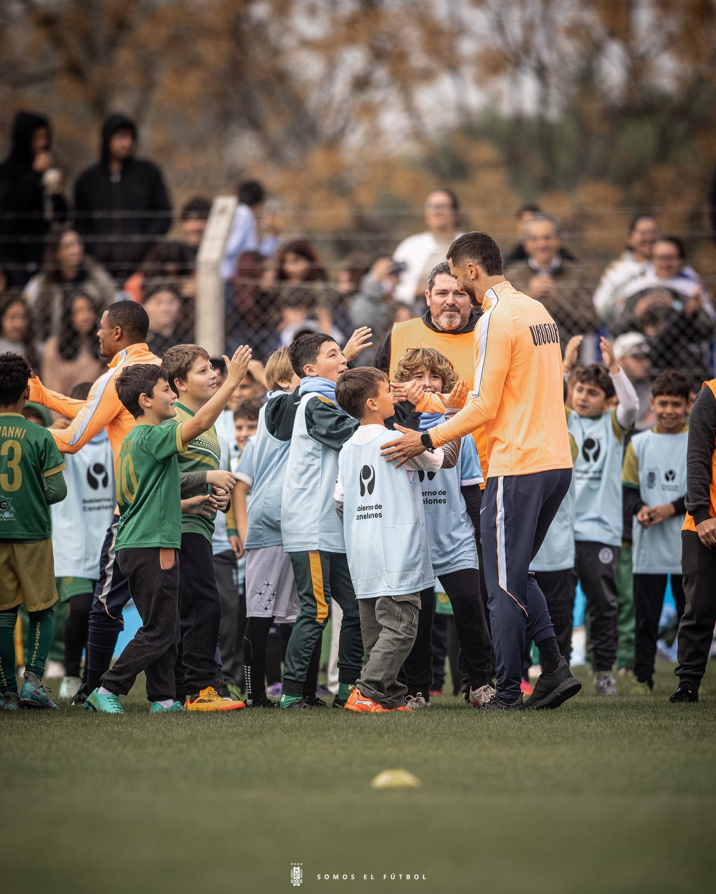 Com crianças, Uruguai promove “abraço celeste à seleção” antes de viagem para a Copa