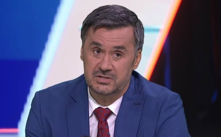 Comentarista de TV sérvia é acusado de racismo ao comentar expulsão de zagueiro belga