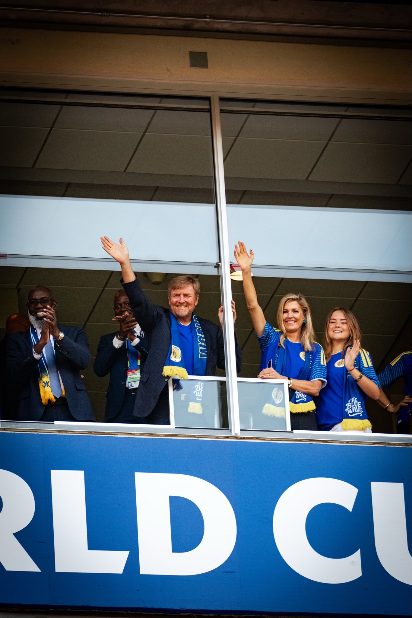 Família real holandesa assiste a jogo de Curaçao na Copa do Mundo