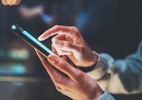 Suécia pede que pais não usem o celular ao lado dos filhos