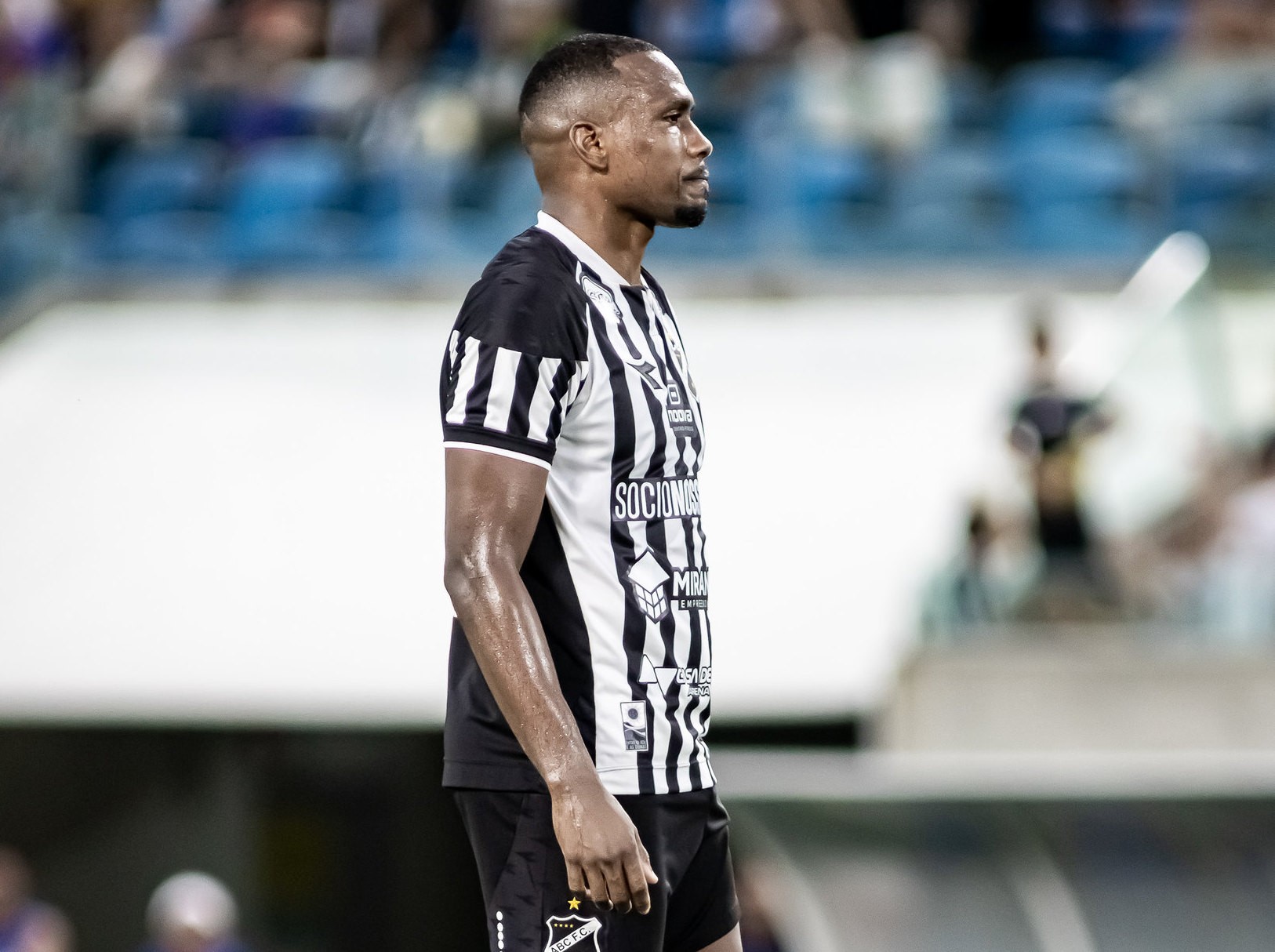 Waguinho sai em defesa de Igor Bahia após jejum de gols no ABC: “Ele se cobra muito”