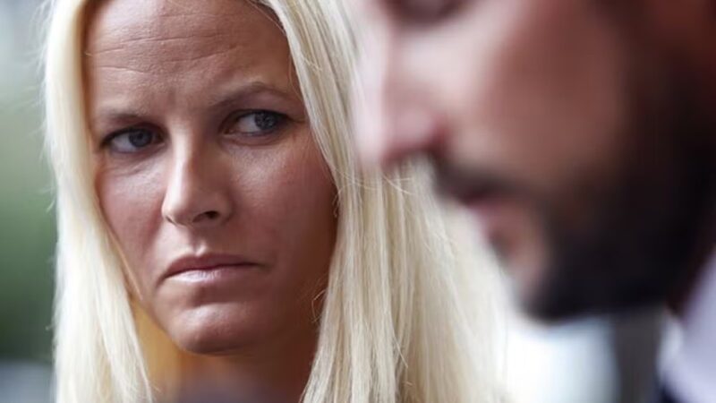 Princesa herdeira da Noruega é colocada em lista de espera para transplante de pulmão