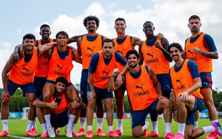 Cristiano Ronaldo posta foto com recado em meio a polêmicas: “Sempre unidos”