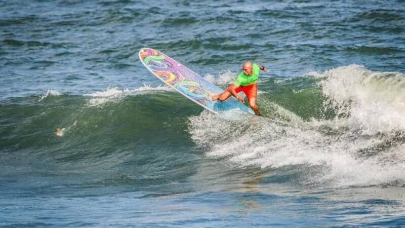 1ª etapa do Circuito Santos de Longboard acontece no Quebra-Mar
