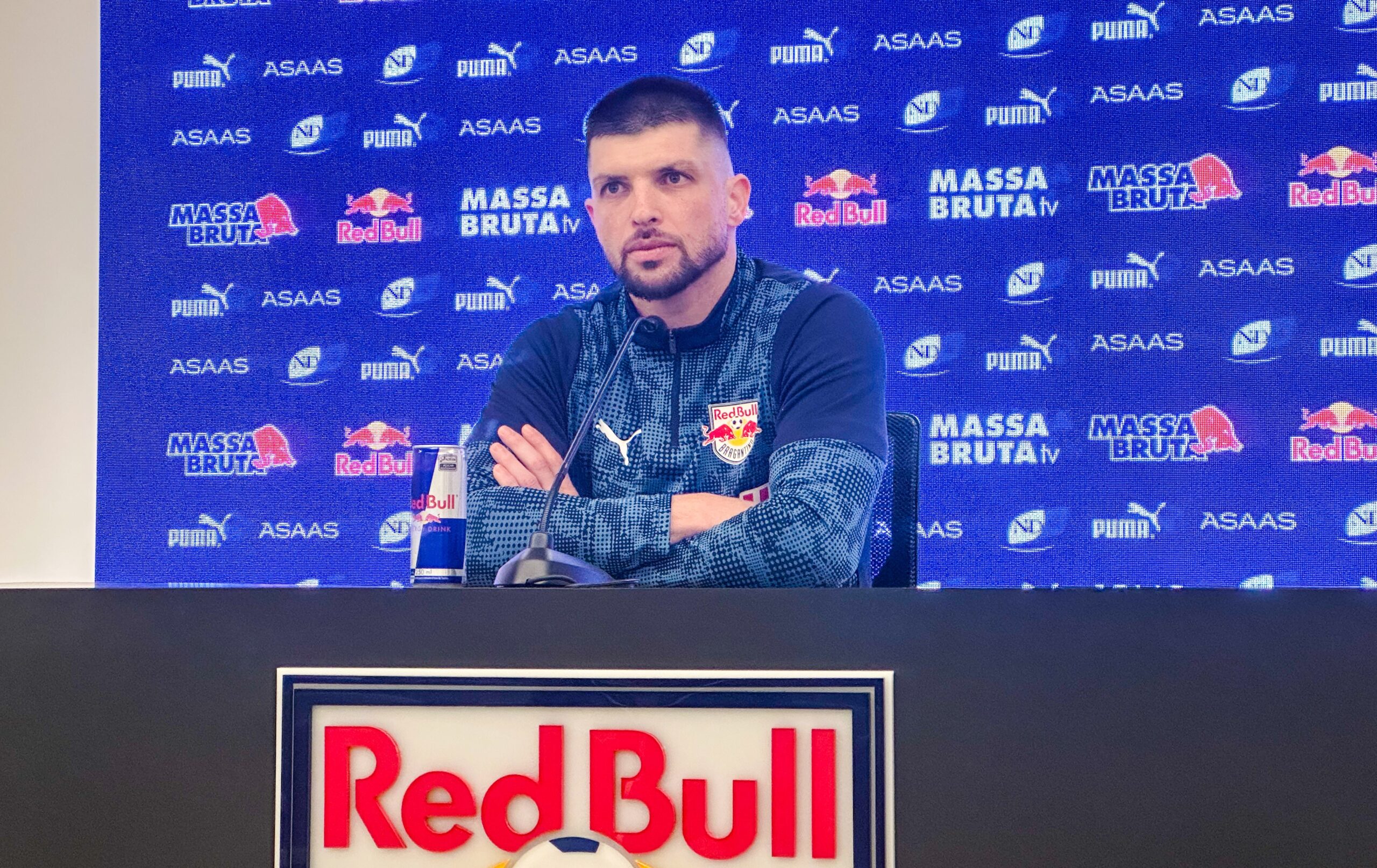 Volpi conta compromisso firmado entre atletas do Bragantino para volta ao Brasileirão e brinca sobre relação com Cleiton