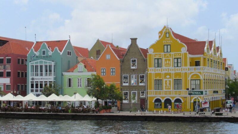 ‘Holanda B’? Apenas um jogador de Curaçao, estreante da Copa, não nasceu no país europeu; entenda