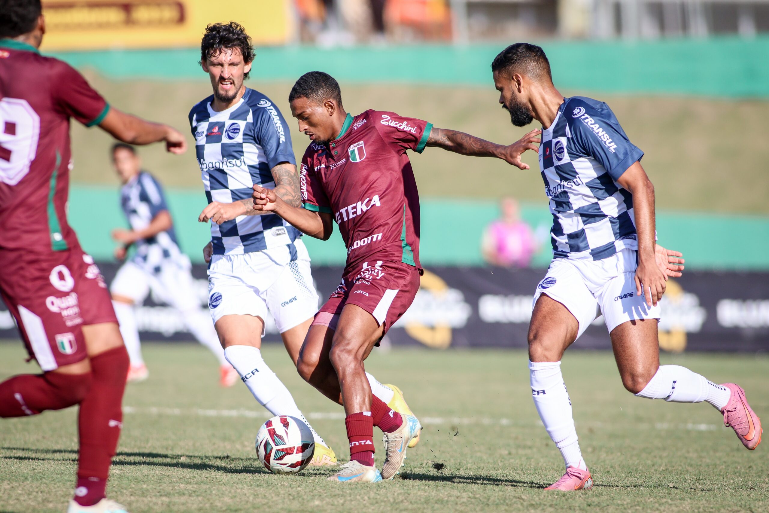 São José bate o Blumenau e conquista vaga na segunda fase da Série D
