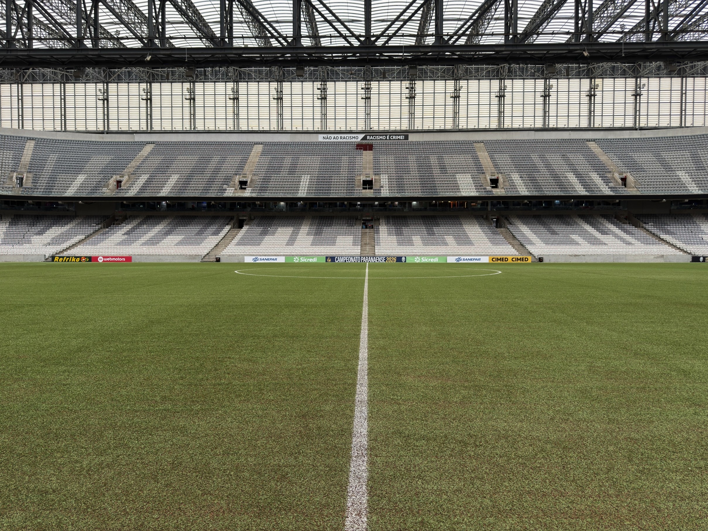 Athletico define data para início da troca do gramado sintético da Arena da Baixada; saiba detalhes