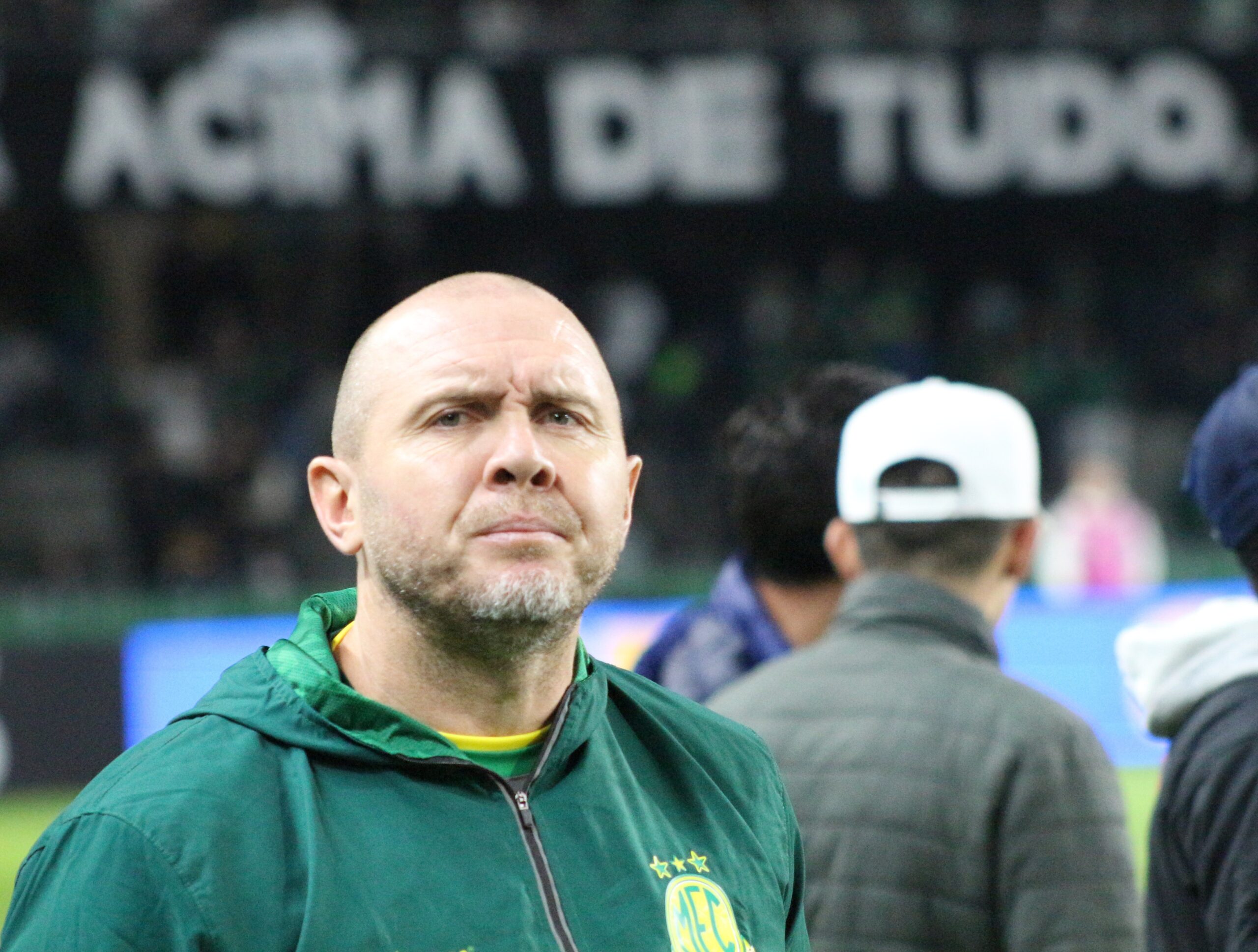 Mozart não estreia contra o Náutico; saiba quem vai comandar o Goiás no domingo