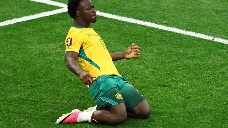 Autor de gol da Austrália nasceu em campo de refugiado e é tratado como a maior promessa do país