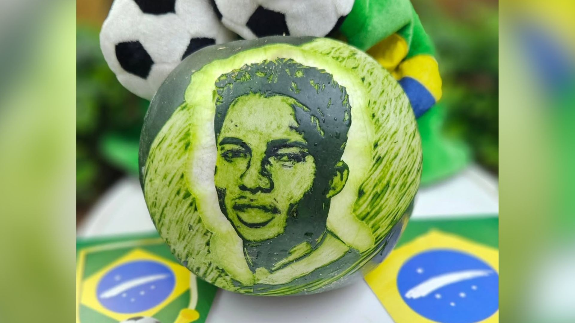 Chef faz sucesso ao recriar rostos de jogadores da Seleção Brasileira em frutas