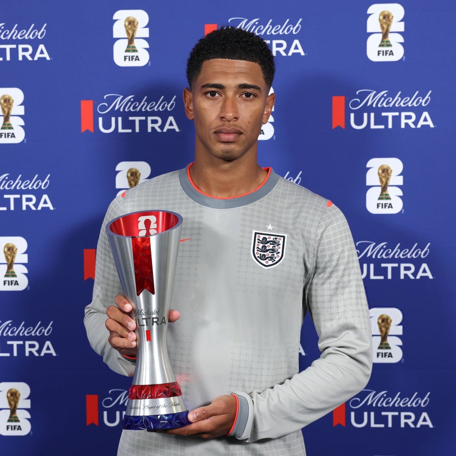 Meia da Inglaterra recebe prêmio de melhor em campo, mas surpreende: “Não mereci”