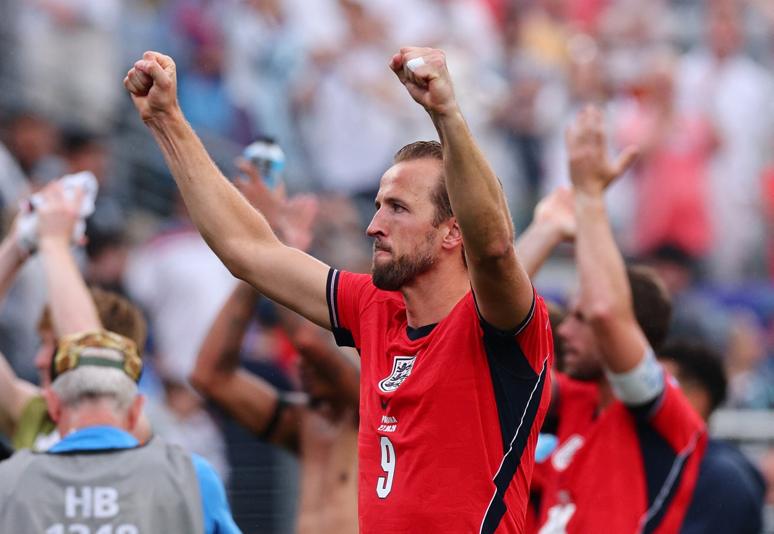 Kane comenta recorde de gols em Copas pela Inglaterra: “Difícil assimilar tudo isso”