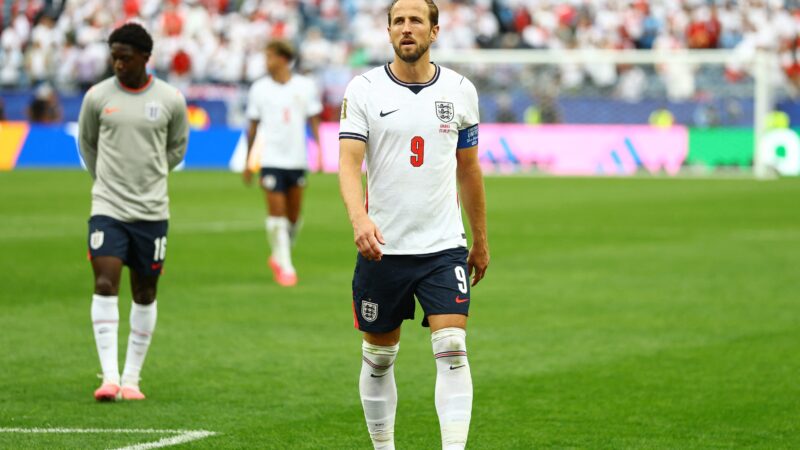Técnico da Inglaterra fala sobre dependência de Kane e faz comparações com Messi e Mbappé
