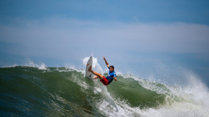 Fioravanti vence Italo em El Salvador e é primeiro italiano campeão na WSL