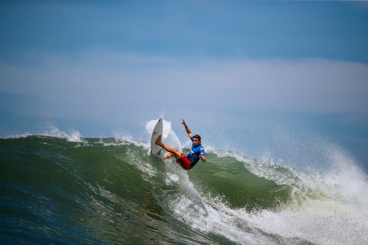 Fioravanti vence Italo em El Salvador e é primeiro italiano campeão na WSL