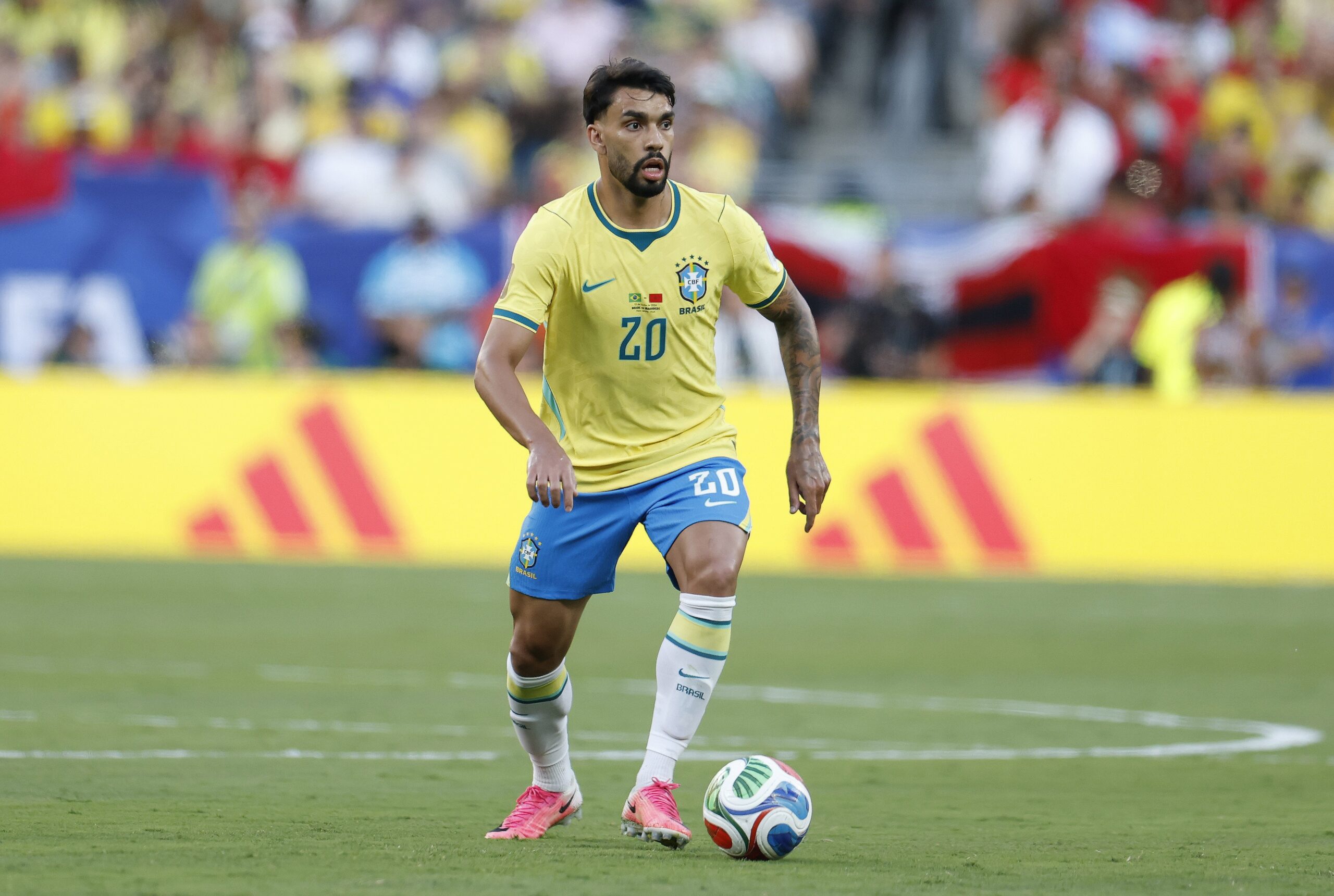 Diretor do Flamengo, Boto aprova atuações de Paquetá e Danilo na estreia do Brasil na Copa