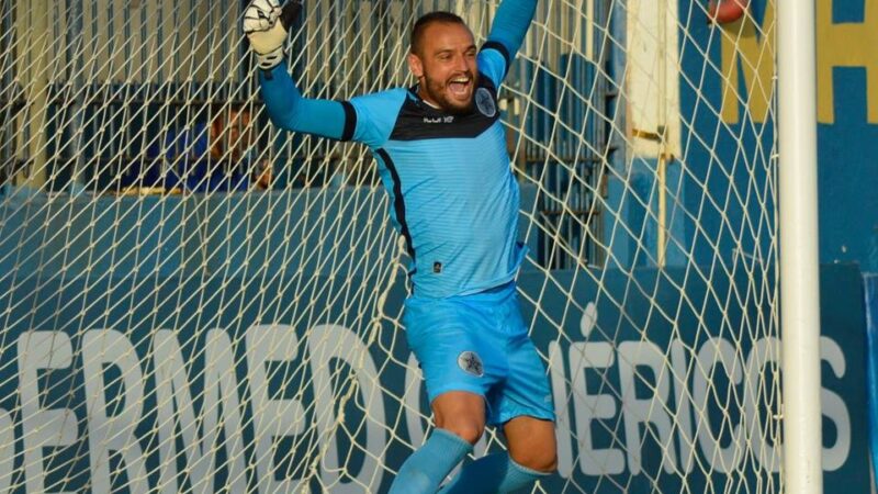 Ídolo e ex-goleiro, técnico volta a clube que o revelou e começa trabalho com invencibilidade de 10 jogos no RJ