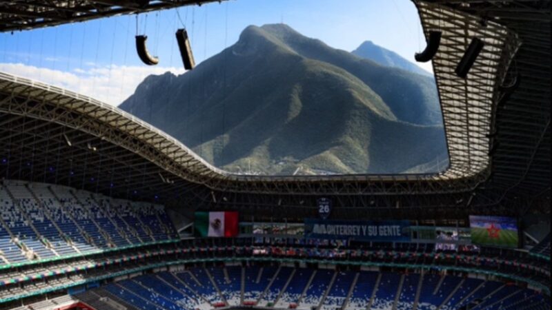 É #FATO: Fotos mostram estádio que fica perto de montanha no México e vai receber jogos da Copa