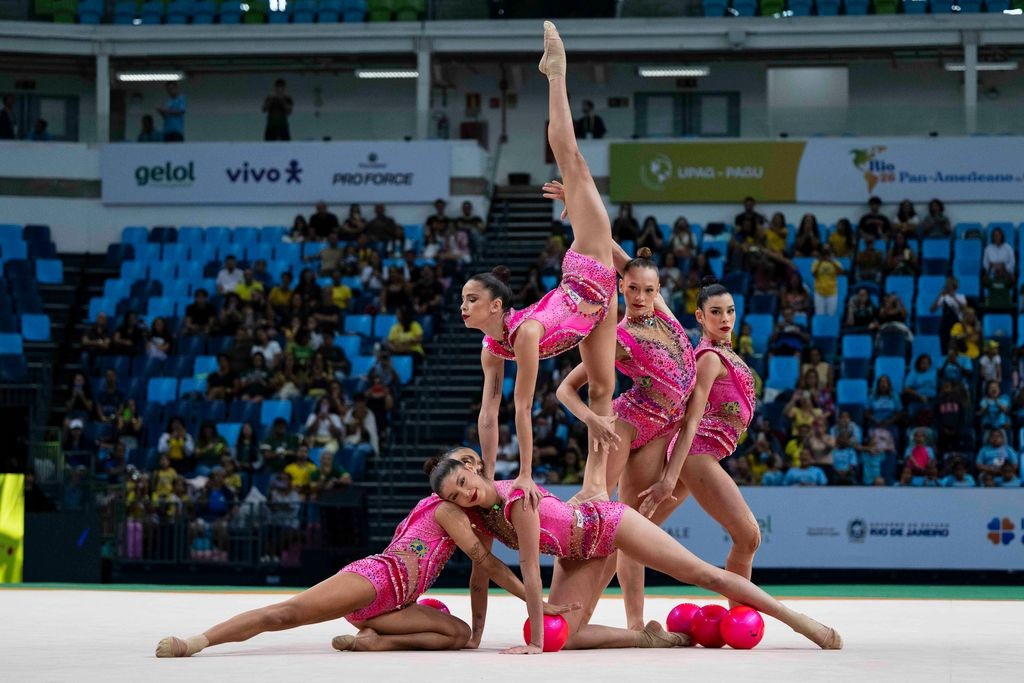 Conjunto do Brasil leva dois ouros com “Abracadabra” e “Feeling Good” no Pan de Ginástica Rítmica