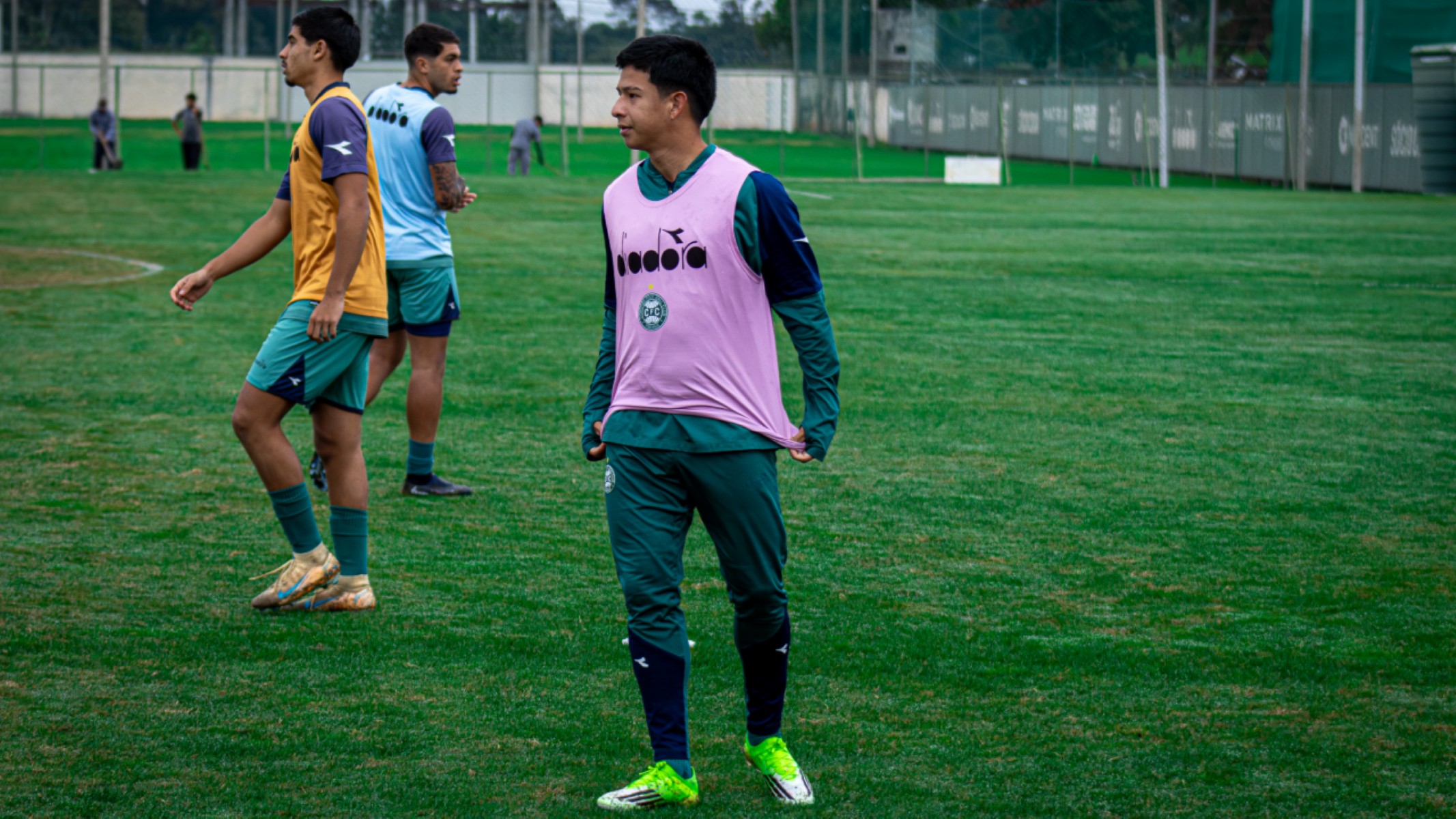 Coritiba anuncia contratação de promessa indígena para o time sub-20; conheça