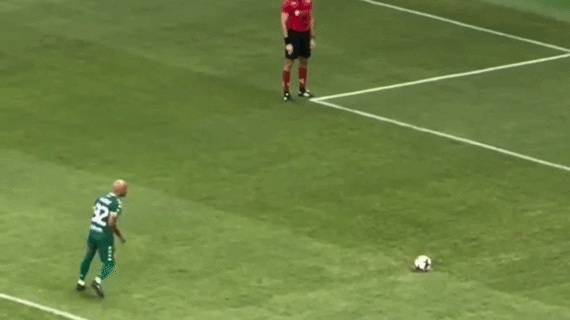 Toninho ou Neymar? Pênalti viral faz web pedir atacante do Gama na Seleção; veja vídeo