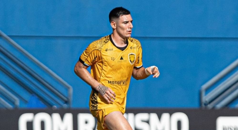 Suspenso pelo terceiro amarelo, Pato Nuñez desfalca Amazonas contra o Barra-SC