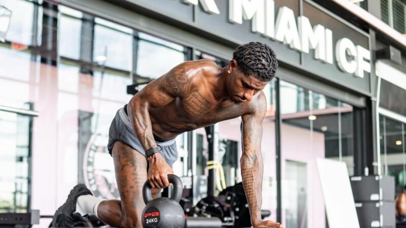 Rashford chama atenção por físico em treinos nas instalações do Inter Miami; veja imagens