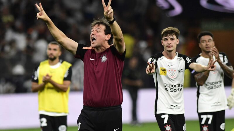 De classificações a jogadores recuperados: os dois meses de Fernando Diniz no Corinthians