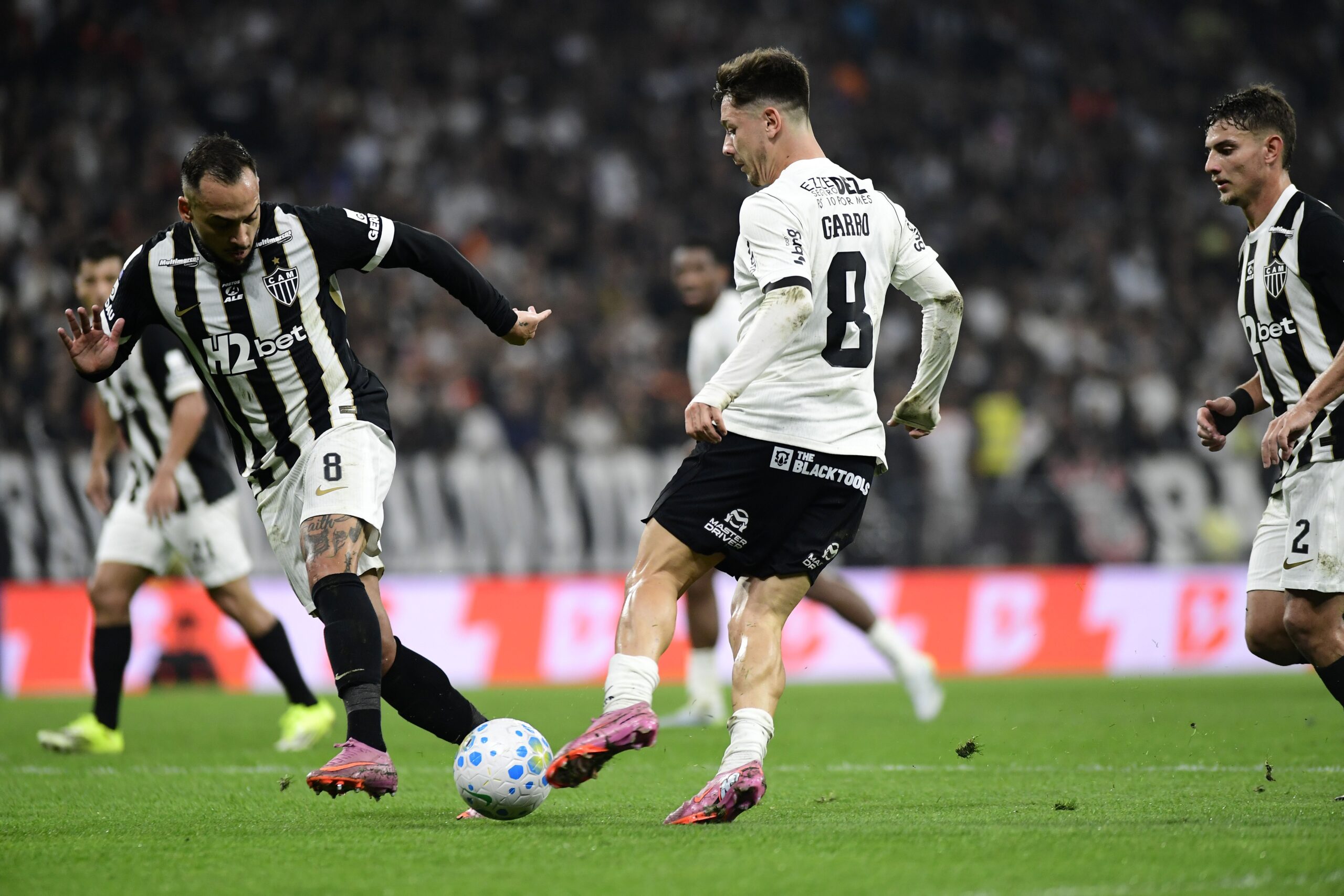 Corinthians tem 12 jogadores que não podem mais ser negociados com outro clube do Brasileirão