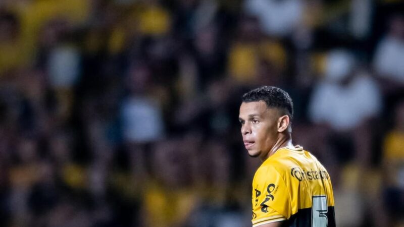 Sandry completa um mês de ausência no Criciúma: “Clube segue notificando”