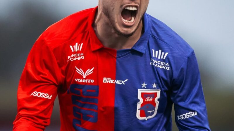 Treze anuncia contratação do volante Vinícius Michelon, ex-Paraná Clube