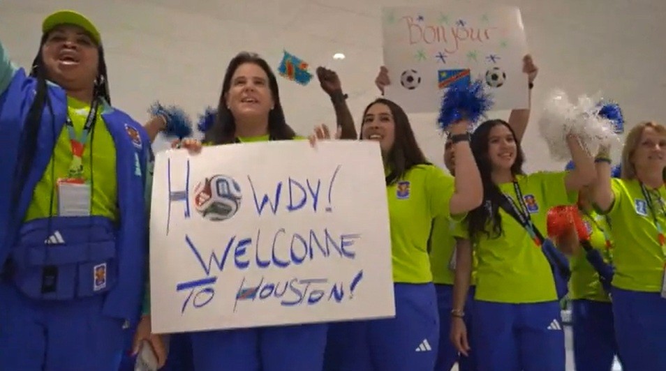 Seleção da RD Congo é recebida com festa por torcedores nos EUA; veja vídeo