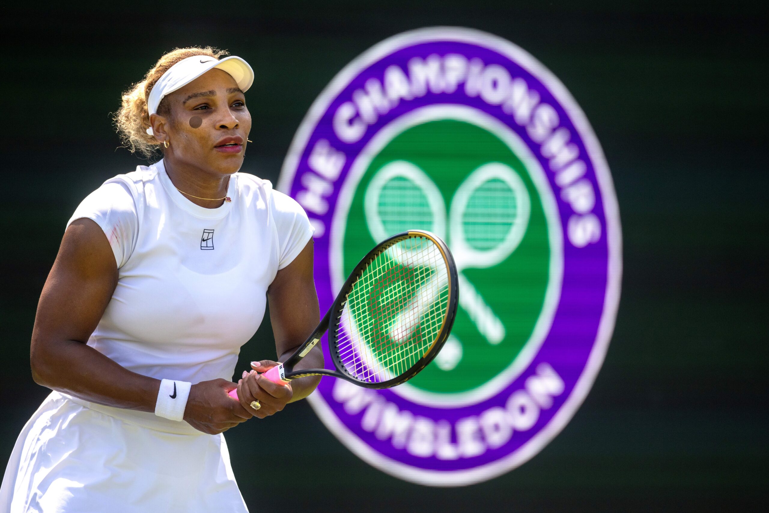 Serena volta a Wimbledon, e adversária revela surpresa com jogo: “Achei que era piada”