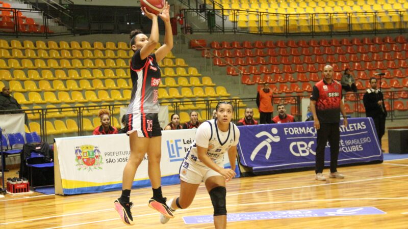 Sesi Araraquara vence São José fora de casa e fica a uma vitória da semifinal da LBF