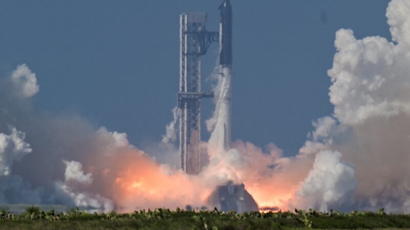 SpaceX define preço de US$ 135 por ação para estreia na bolsa americana
