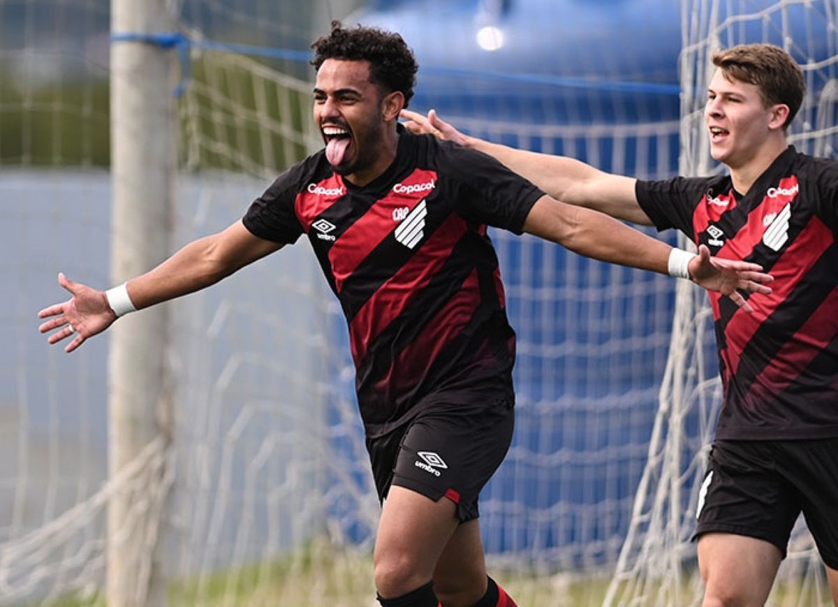 Athletico vence Avaí e fica perto da classificação no Brasileirão Sub-20
