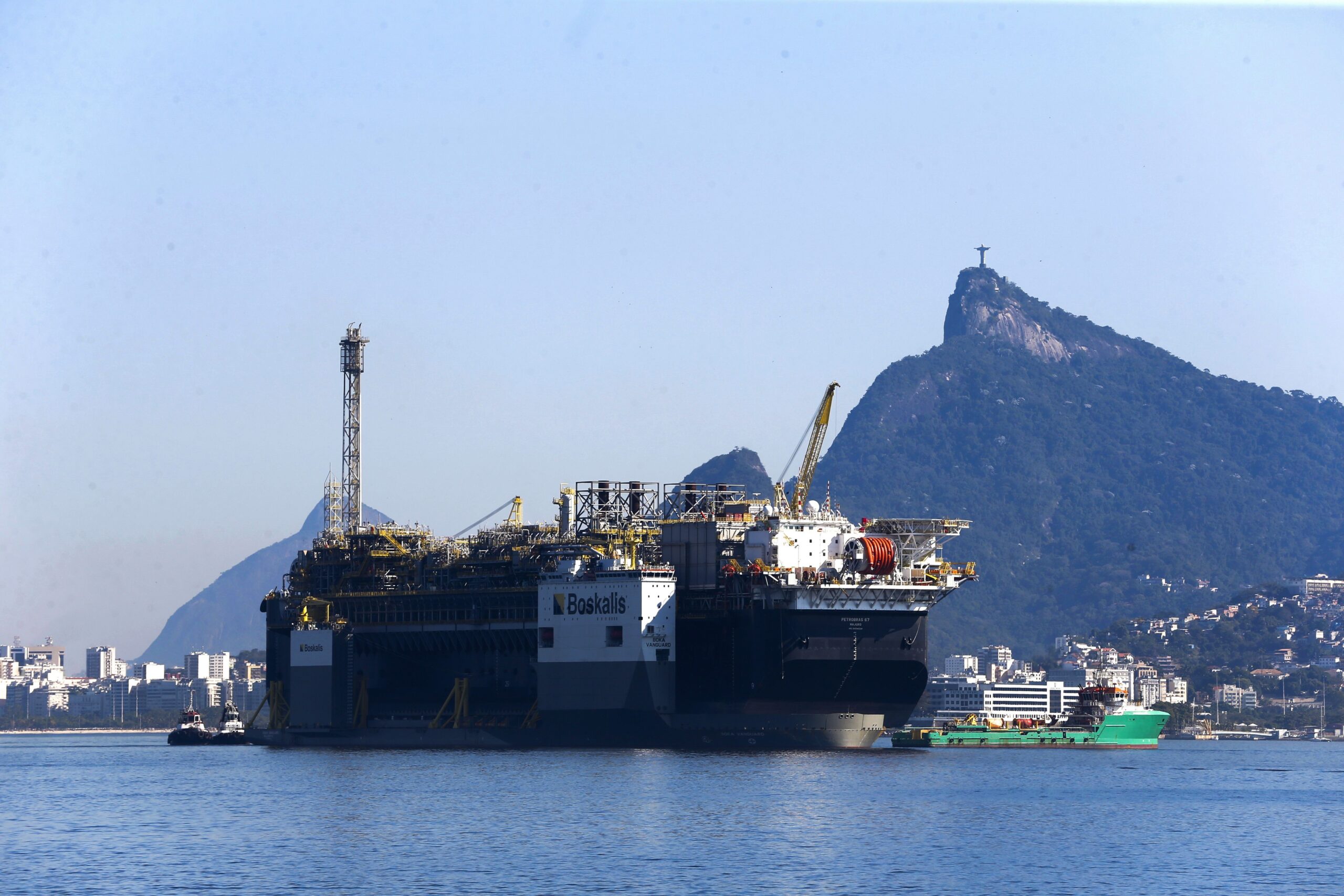 Petróleo: saiba como a crise no Estreito de Ormuz beneficia os negócios do Brasil