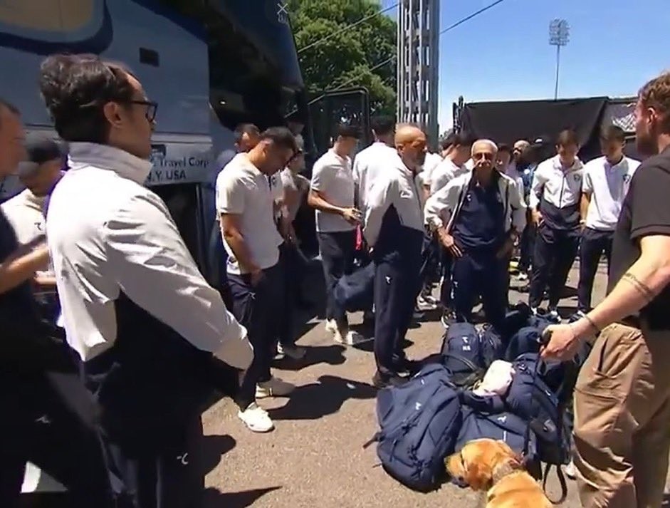 Copa do Mundo: EUA recebem seleção com revista rigorosa; México, com música e dança