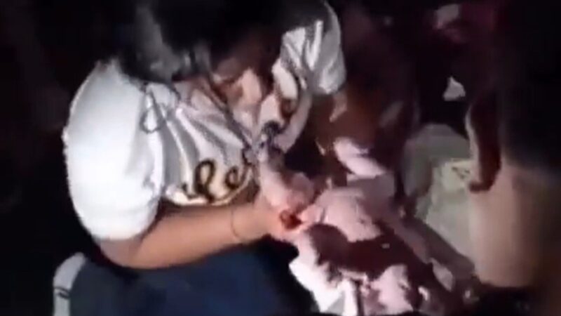 VÍDEO: Bebê nasce em meio aos escombros após terremoto na Venezuela