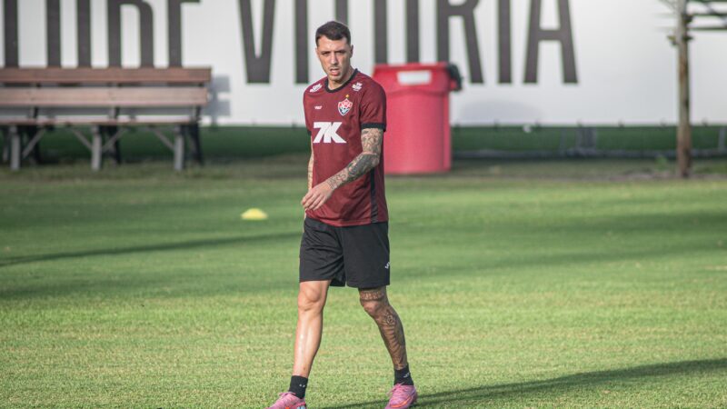 Contratações do Vitória para o segundo semestre de 2026: veja quem chega e quem vai embora
